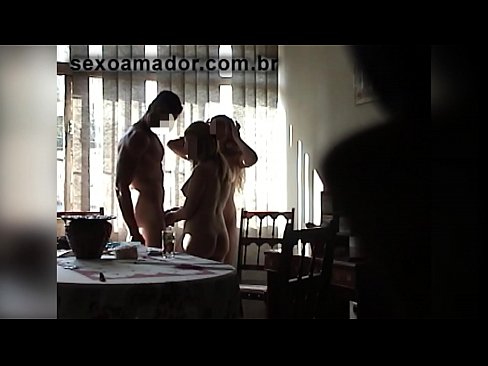 ❤️ လိင်မိတ်ဆွေများက ဧရာမယောက်ျားနှင့် သူနှင့်အတူ သုံးယောက်ကို ဖိတ်ခေါ်သည်။ Quality porn မှာ ငါတို့မှာ ❌️❤