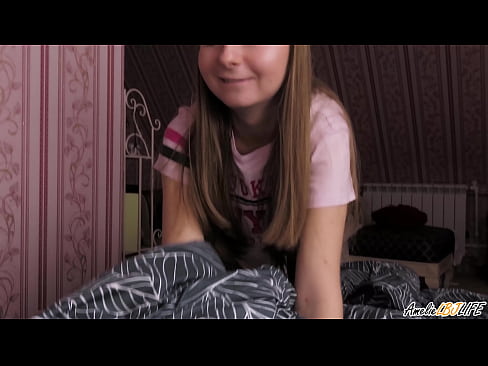 ❤️ Blondie သည် သူမ၏ BFF ၏ နက်ရှိုင်းစွာ စုပ်ယူလိုက်ပြီး သူမ၏ပါးစပ်ထဲတွင် စွဲနေပါသည်။ Quality porn မှာ ငါတို့မှာ ❌️❤