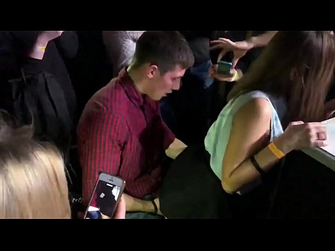 ❤️ ရုရှားနိုက်ကလပ်တစ်ခုတွင် အမှန်တကယ် လိင်ဆက်ဆံခြင်း။ အသက် 18 နှစ်အရွယ် ရုရှားမိန်းကလေးတစ်ဦး နိုက်ကလပ်တွင် စအိုနှင့်အင်္ဂါဇာတ်ဖြင့် ဖောက်ထွင်းခံခဲ့ရသည်။ Quality porn မှာ ငါတို့မှာ ❌️❤